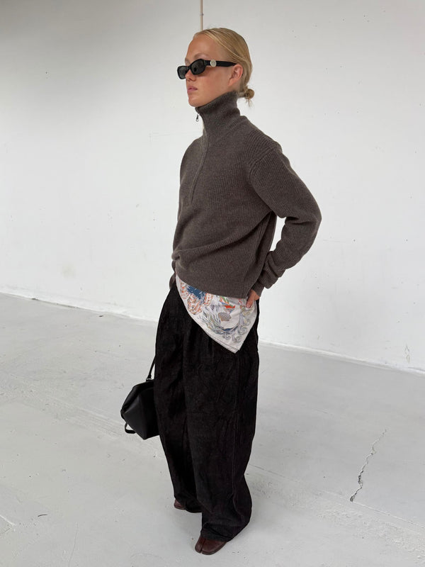 UMA ZIP KNIT - BROWN