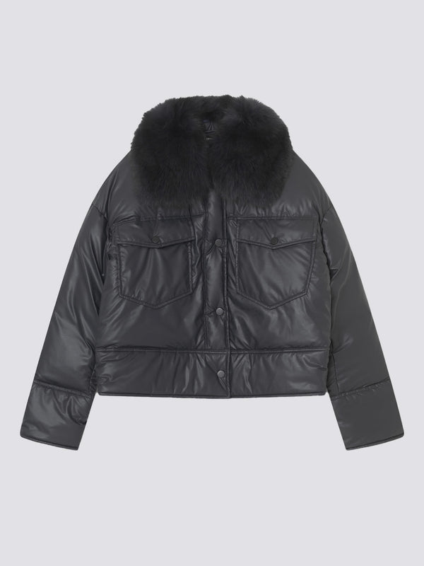 Stylish black cropped puffer jacket with a faux fur collar and two front pockets, perfect for winter wear by MEOTINE.