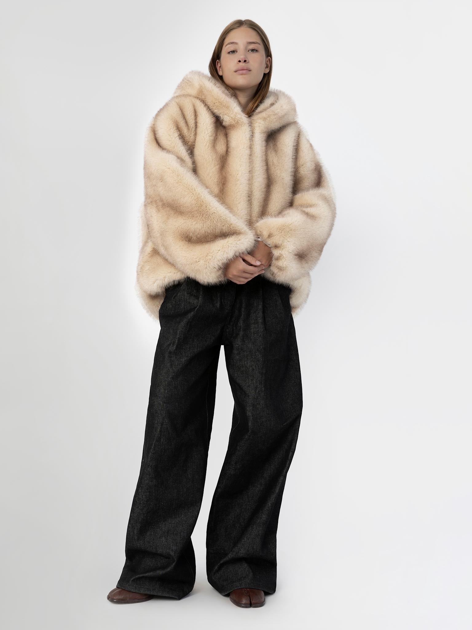 ジャケット・アウター THE BARNNET sami eco-fur jacket - beige THE BARNNET sami eco-fur jacket-beige